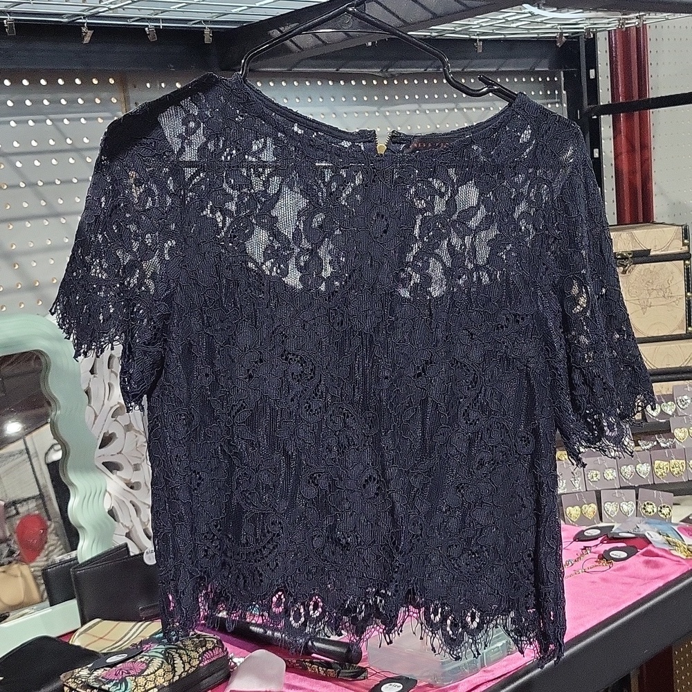 Dress Forum Blue Lace Top Large
